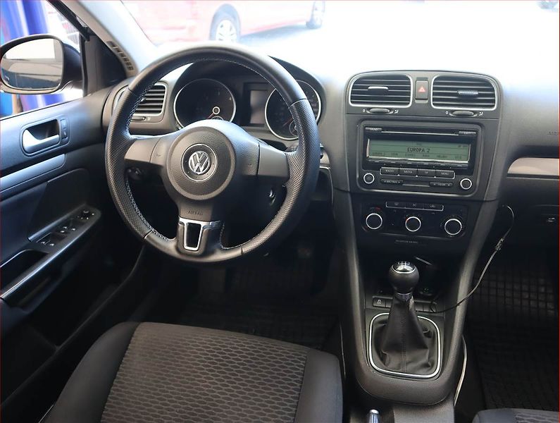 Volkswagen Golf (2011) 1.6 TDI, Serv.kniha - fotka 7 z 14