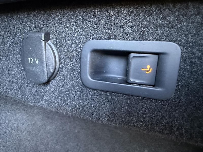 Volkswagen Passat 2.0 TDI MASÁŽ TAŽNÉ ROZVODY - fotka 31 z 39