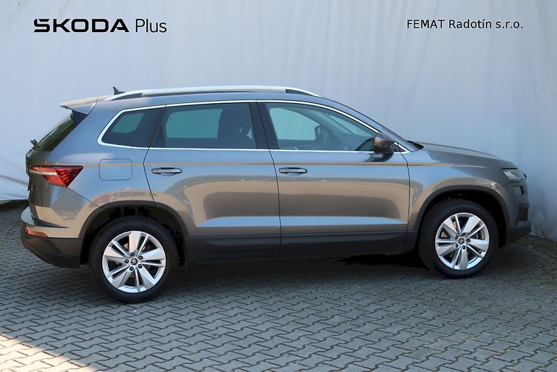 Škoda Karoq (2025) Top Selection 1.5 TSI 110 kW D - fotka 3 z 28