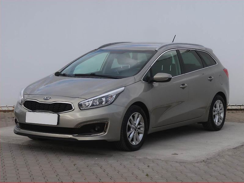 Kia Ceed (2017) Gold 1.4 CVVT, Serv.kniha - fotka 2 z 17
