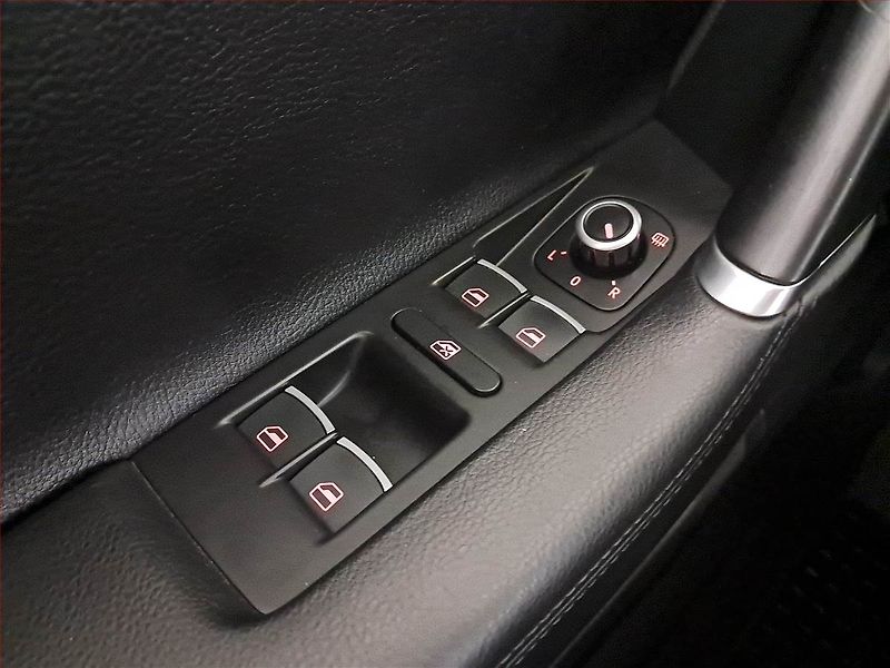 Volkswagen Passat (2014) 2.0 TDI, Automat, Xenony - fotka 20 z 21