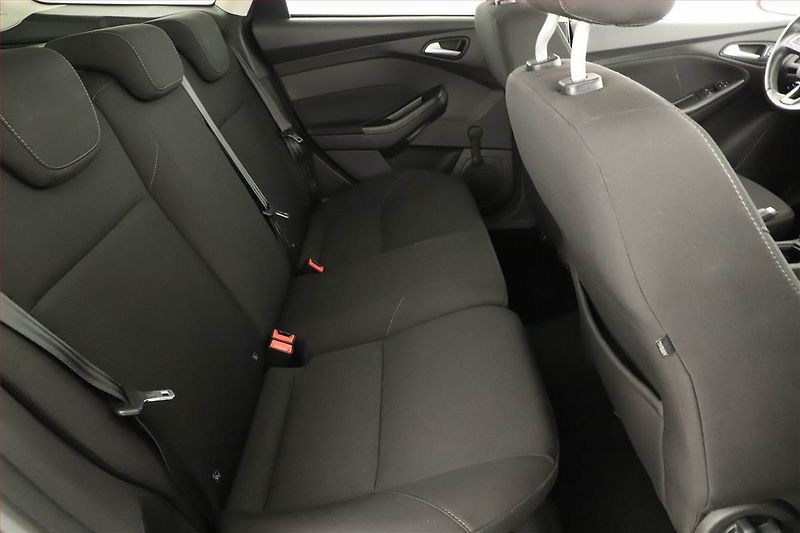 Ford Focus (2016) 1.0 EcoBoost, Vyhř. sedaček - fotka 7 z 12