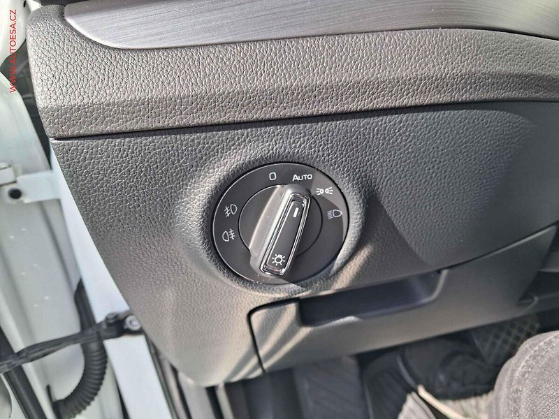 Škoda Superb (2017) 2.0 TDI, 1.maj, DSG, LED - fotka 15 z 18