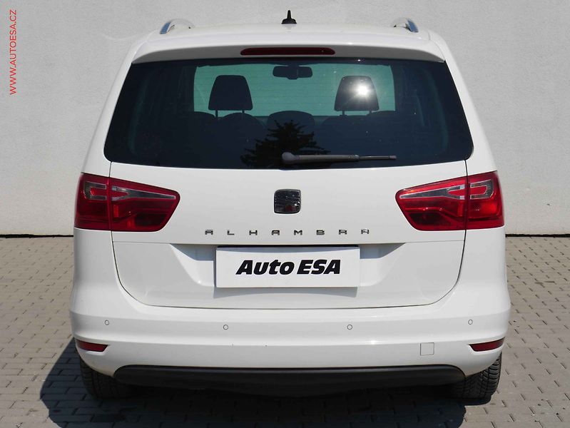 Seat Alhambra (2012) 2.0 TDI, FR, AT - fotka 5 z 22