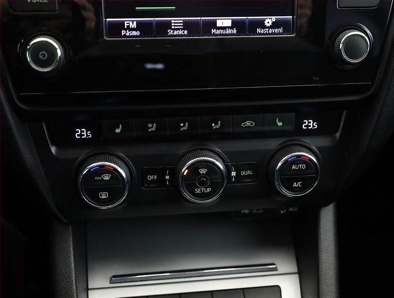 Škoda Octavia (2015) 2.0 TDI, Tempomat - fotka 13 z 19
