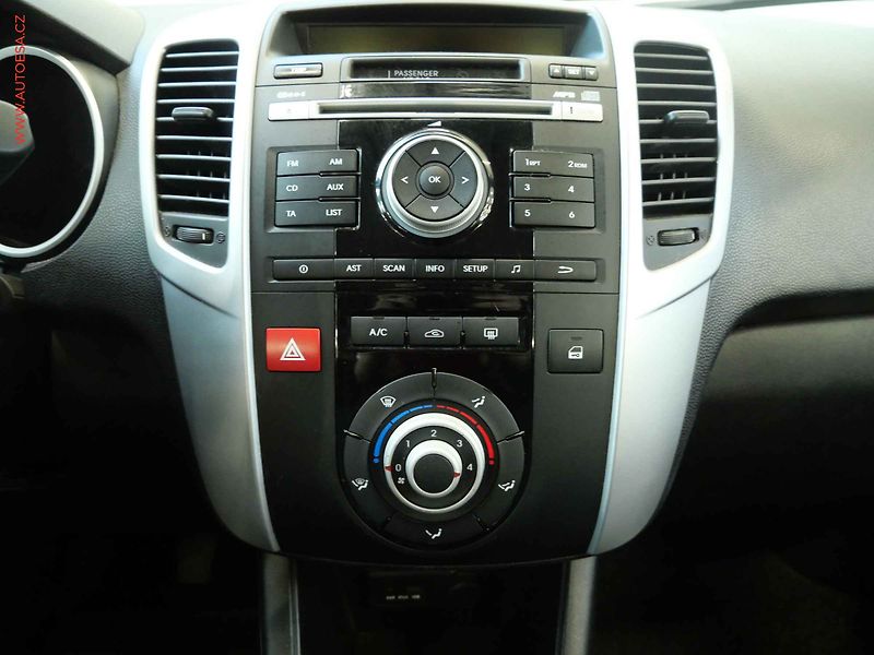 Kia Venga (2012) 1.4CRDi, ČR, AC, tažné - fotka 13 z 19