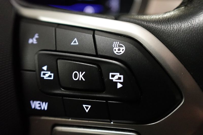 Volkswagen Passat TDI 147kW R-Line IQ NezTo ACC - fotka 21 z 25