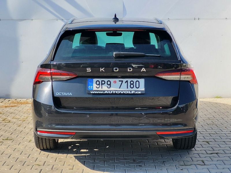 Škoda Octavia Top Selection 2,0TDI 110kW - fotka 6 z 26
