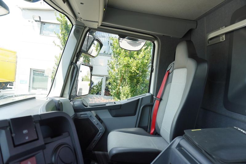 Renault (2019) C380 P6X2 E6 / 160 tho. km! - fotka 21 z 24