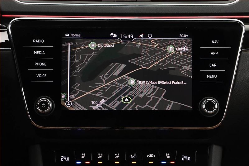 Škoda Superb (2022) Laurin&Klement 1.5 TSI - fotka 16 z 20