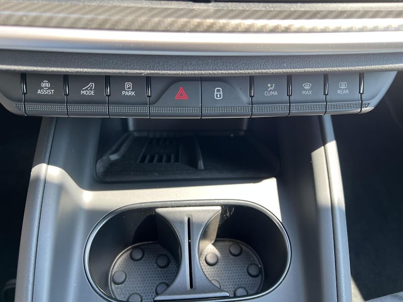 Škoda Elroq (2025) SPORTLINE 85 82kWh - fotka 26 z 44