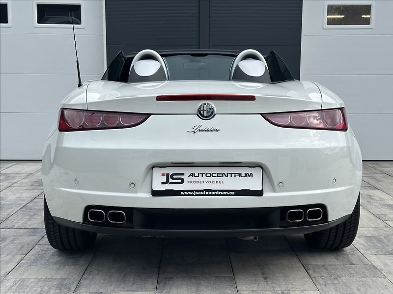 Alfa Romeo Spider 2,2 JTS 185PS  Exclusive - fotka 9 z 48