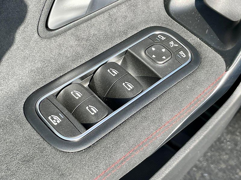 Mercedes-Benz Třídy A 180 Linie AMG - fotka 17 z 23