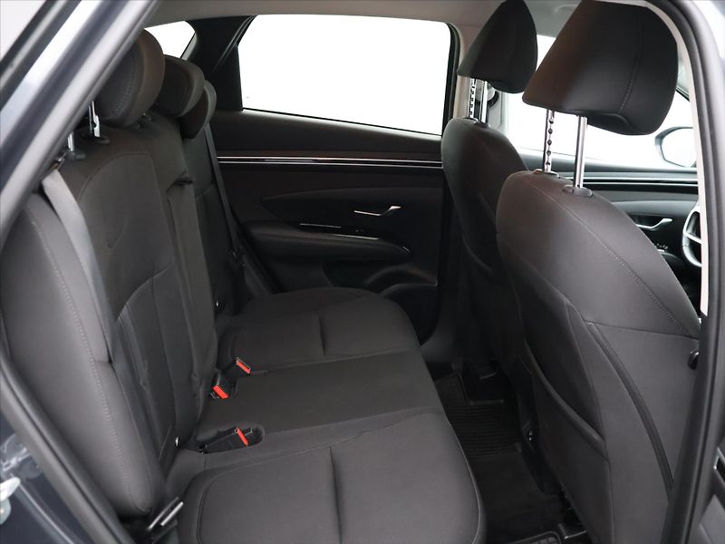 Hyundai Tucson 1,6 T-GDI HEV 169kW Comfort Za - fotka 12 z 34