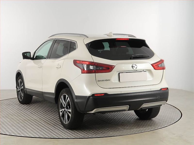 Nissan Qashqai (2019) 1.3 DIG-T, Navi, Tempomat - fotka 4 z 17