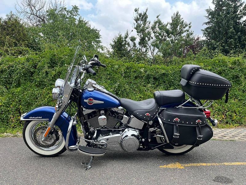 Harley-Davidson FLSTC Heritage Softail Classic (2017) - fotka 6 z 13
