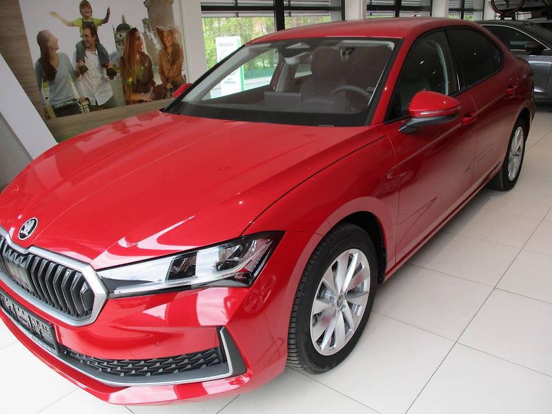 Škoda Superb liftback Selection 2,0TDI 110k - fotka 2 z 17