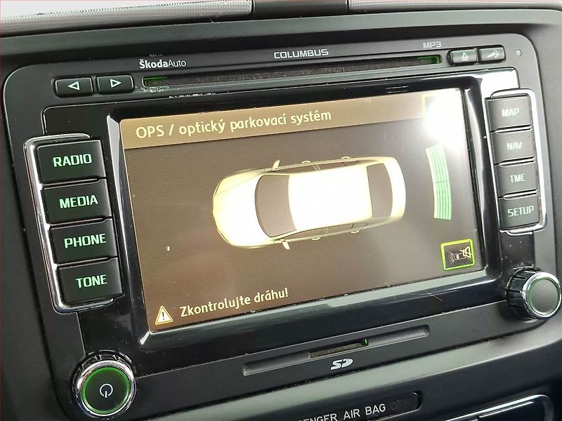 Škoda Superb (2012) 2.0 TDI, Automat, Tažné - fotka 16 z 19