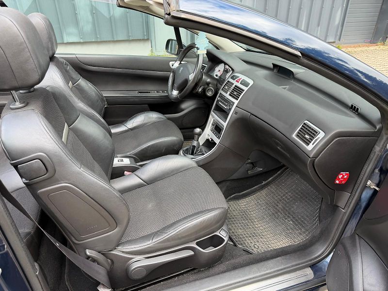 Peugeot 307 1,6i 16V  - fotka 16 z 24