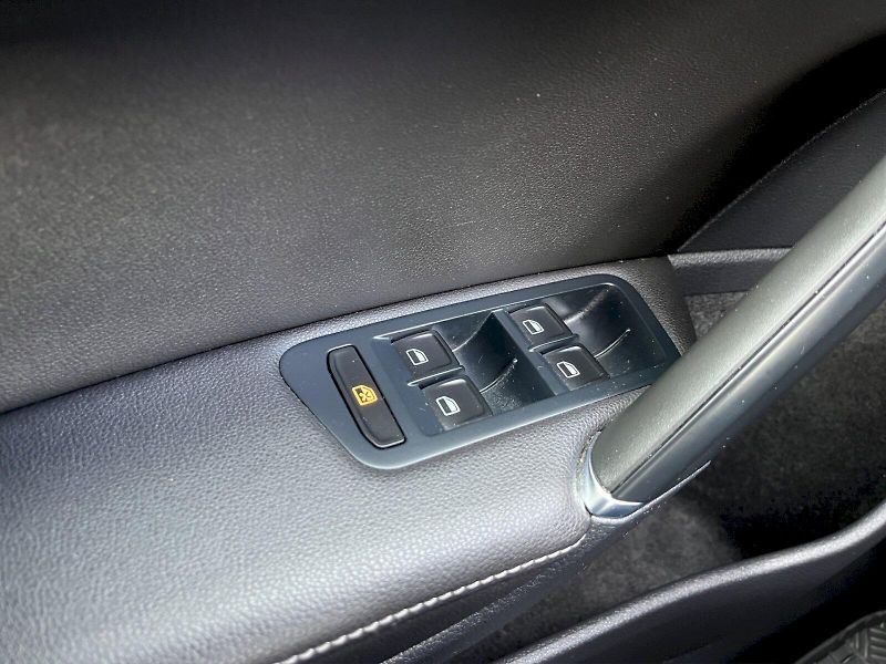 Volkswagen Golf (2015) 1.6 TDI 77 kW Comfortline - fotka 20 z 29