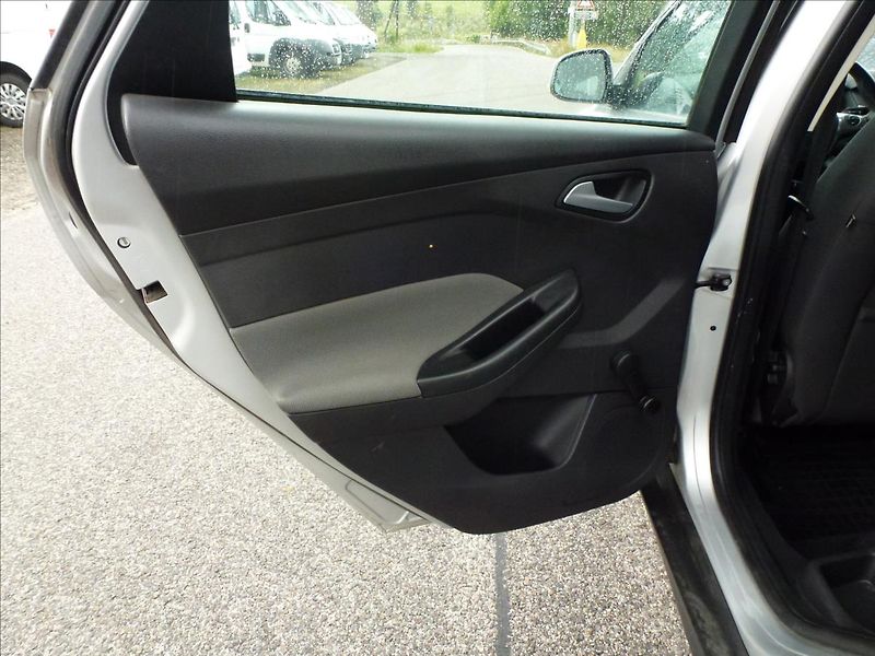 Ford Focus 1,6 16V Eco 150HP - fotka 16 z 41