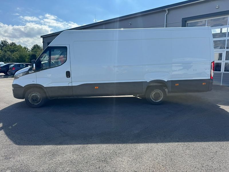 Iveco Daily (2018) 35S14 2.3 100kW - fotka 11 z 16