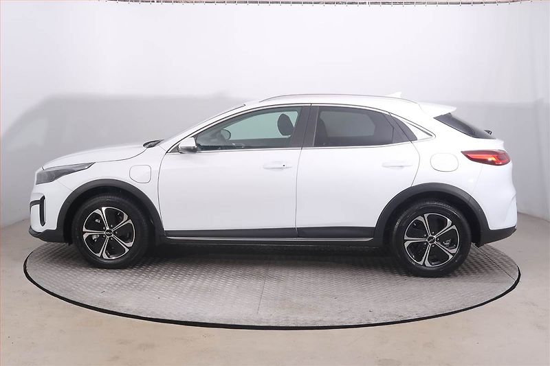 Kia XCeed (2025) Plug-in-Hybrid, DPH, Navigace - fotka 3 z 25