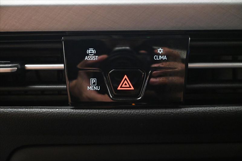 Volkswagen Golf 2,0 TDI 110kW DSG Life Záruka - fotka 20 z 29