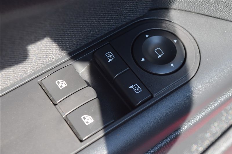 Opel Astra 1,4 i 66KW KLIMA ALU VÝHŘEV - fotka 33 z 50