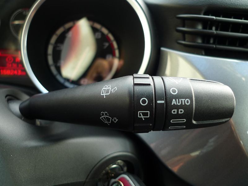 Alfa Romeo Giulietta 1,4 TB 125kW Navi Panorama - fotka 30 z 39