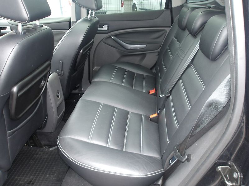 Ford Kuga 2,0TDCi TITANIUM Aut. 4x4! - fotka 33 z 44