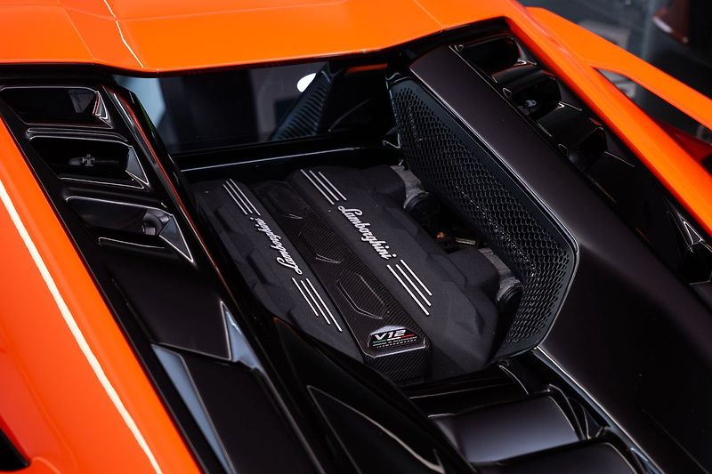 Lamborghini Revuelto NOVITEC Výfuk/Arancio Apodis/L - fotka 17 z 23