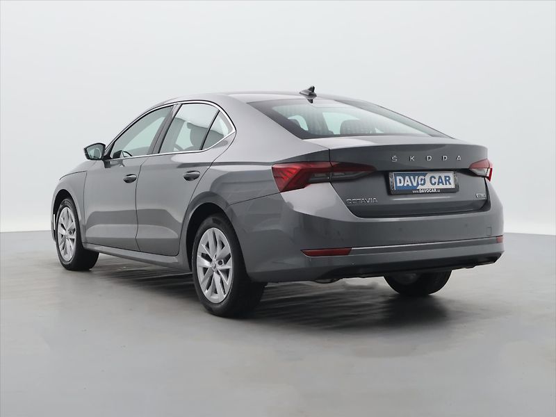 Škoda Octavia 1,5 e-TEC DSG CZ Style Matrix - fotka 5 z 31