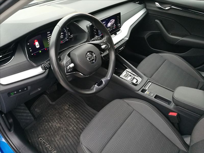 Škoda Octavia 2,0 TDI DSG - fotka 11 z 22