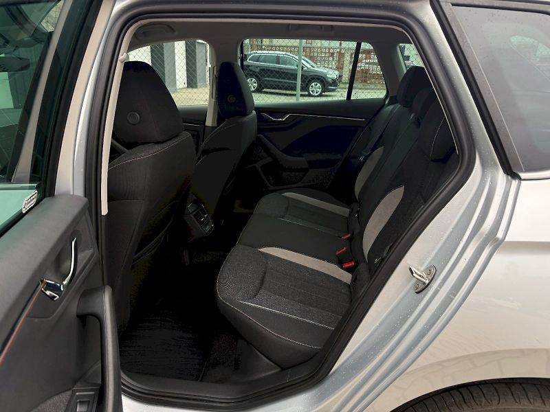 Škoda Kamiq (2025) 1.0 TSI 85 kW DSG TopSelection - fotka 10 z 21