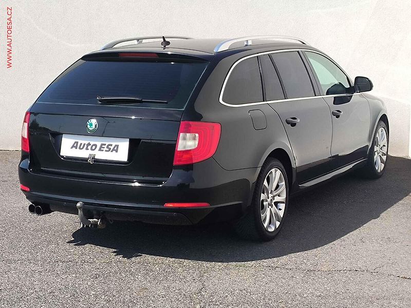 Škoda Superb (2010) 1.6 TDi, Xenon, AC - fotka 4 z 18