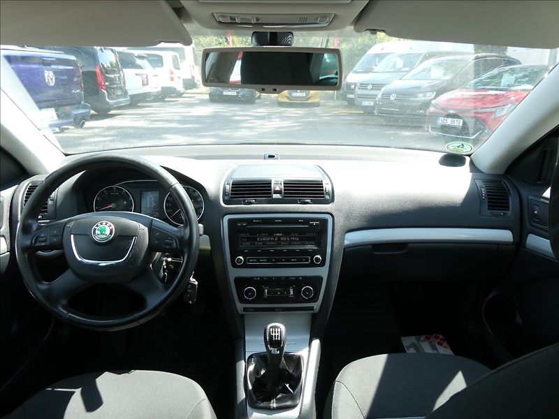 Škoda Octavia 1,4 TSi 90kW po servise, závěs - fotka 29 z 45