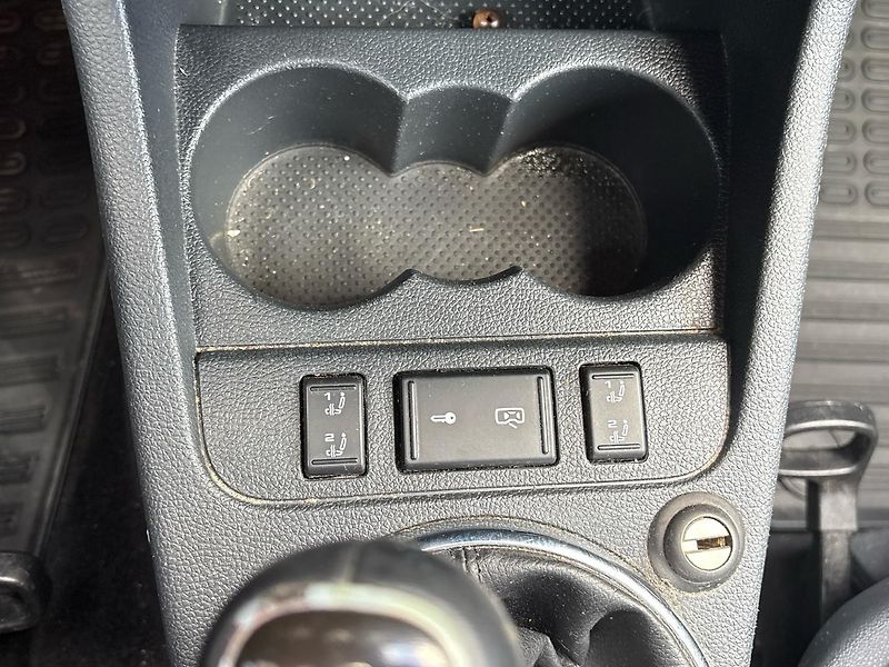 Škoda Fabia (2014)  1.2 TSI 63kW Elegance Combi - fotka 15 z 19