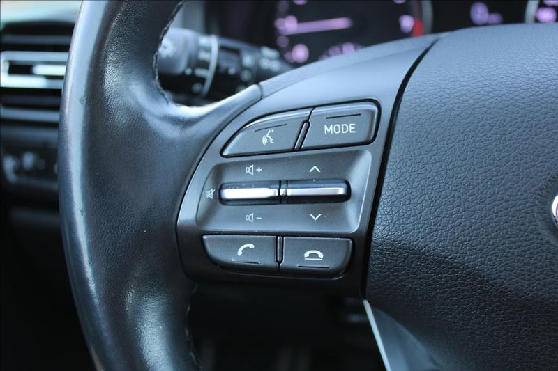 Hyundai i30 1,5 i  SMART, VÝHŘEVY, ČR - fotka 16 z 34
