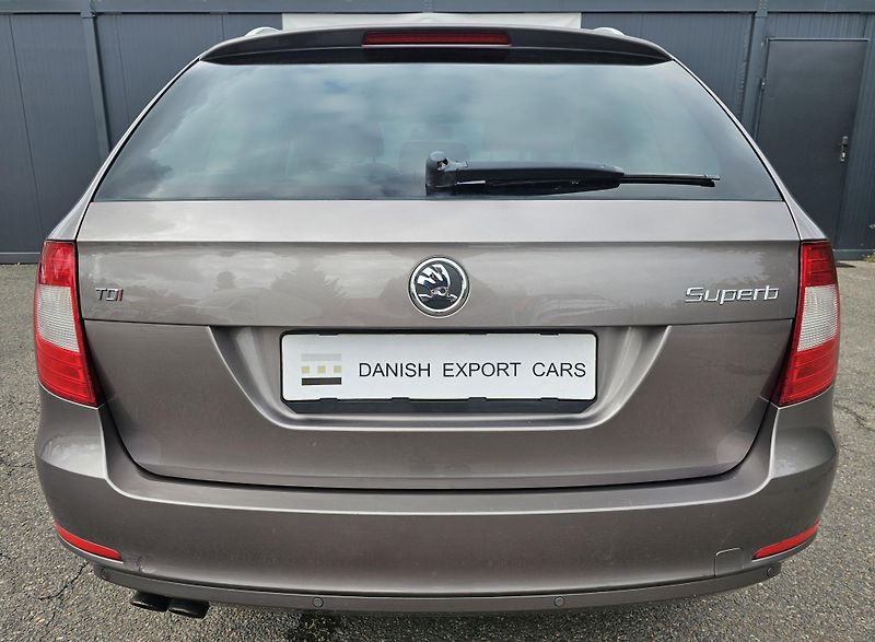 Škoda Superb 2.0 TDI 103kW,SENZORY,SERVISKA - fotka 11 z 53