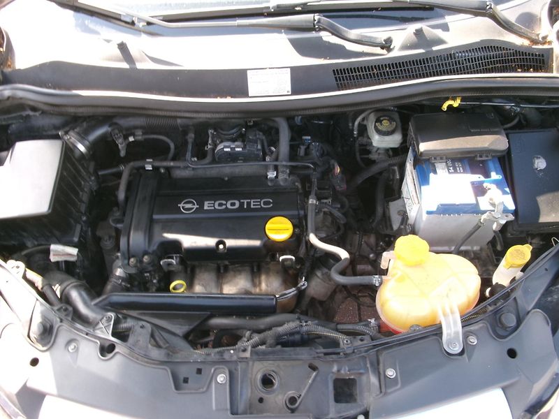 Opel Corsa (2008) 1,2 16V KLIMA ALU - fotka 25 z 25