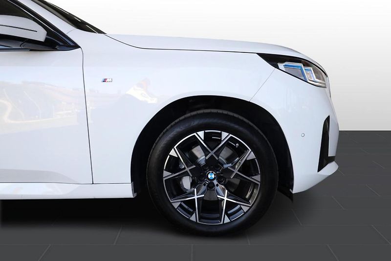 BMW X3 xDrive 40d - fotka 10 z 30