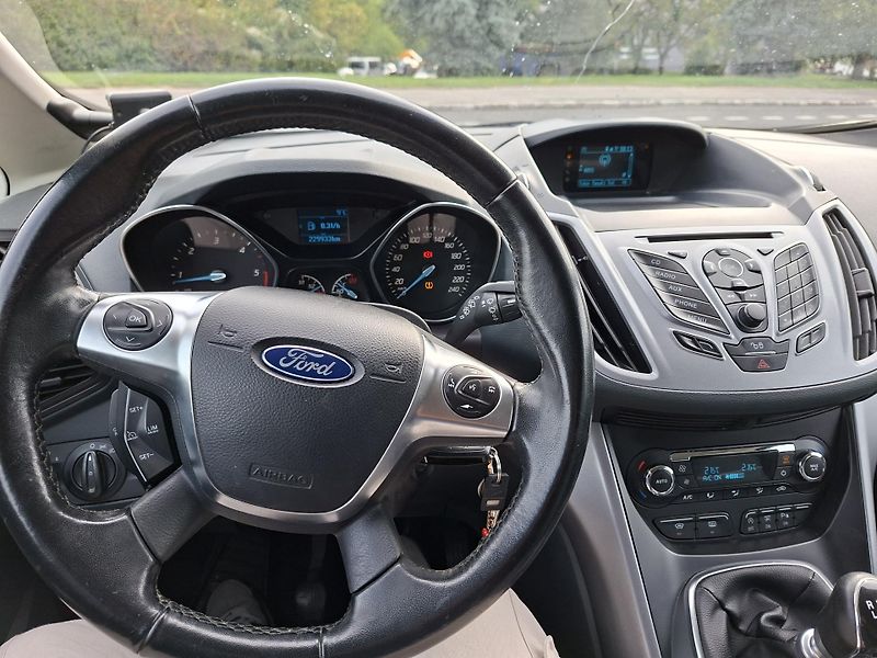 Ford C-MAX (2014) - fotka 17 z 17