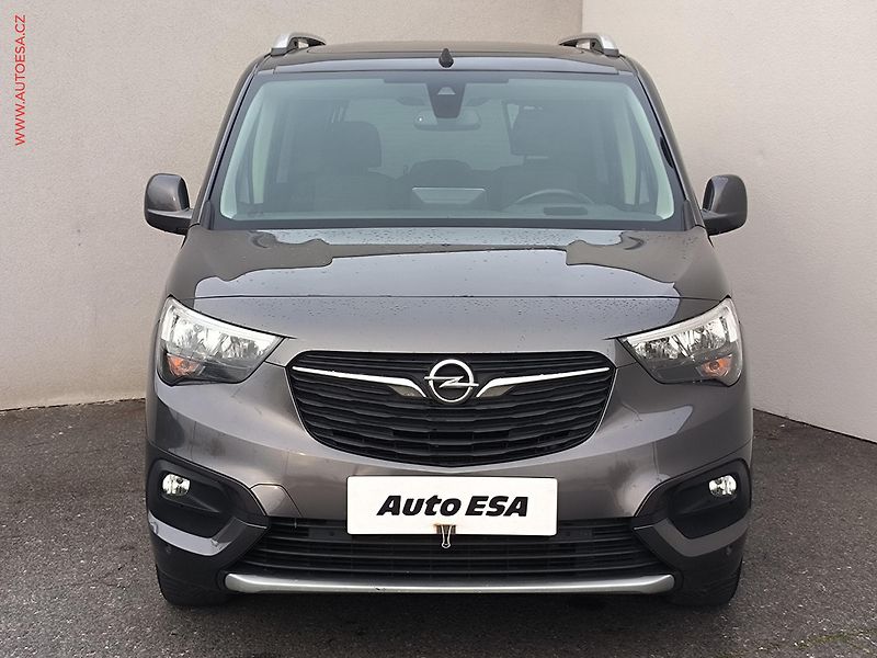 Opel Combo (2019) 1.5CDTi, Life, navi, panor - fotka 2 z 25