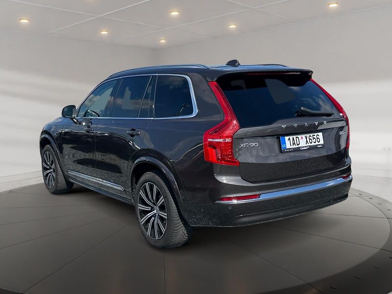 Volvo XC90 (2024) PLUS BRIGHT B5 173kW TAŽNÉ AWD - fotka 4 z 11