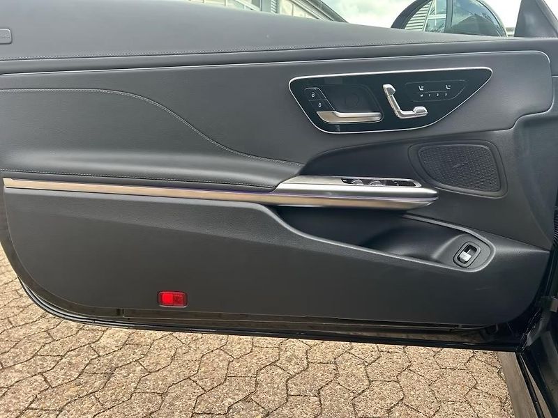 Mercedes-Benz CLE (2025) 220d Cabrio AMG el.sed KEYLESS - fotka 22 z 24