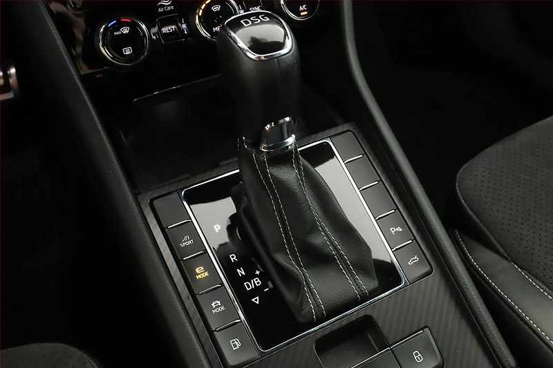 Škoda Superb (2020) Sportline iV 1.4 TSI PHEV - fotka 10 z 31