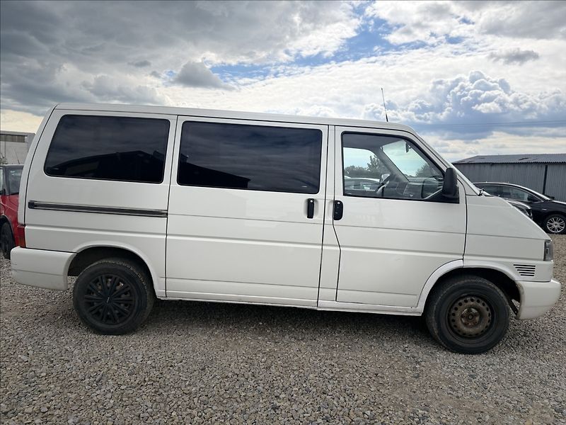 Volkswagen Transporter 2,5 TDI 9MÍST - fotka 4 z 12