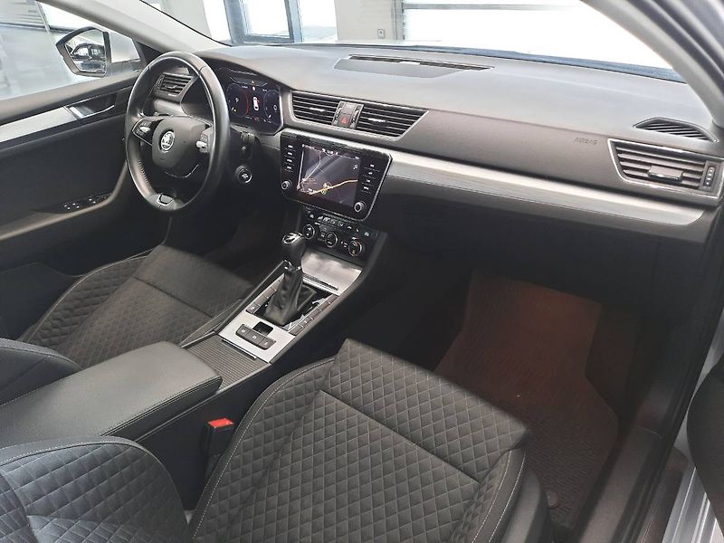 Škoda Superb (2022) Combi 2.0 TDI (110kW/150k) DSG - fotka 10 z 26