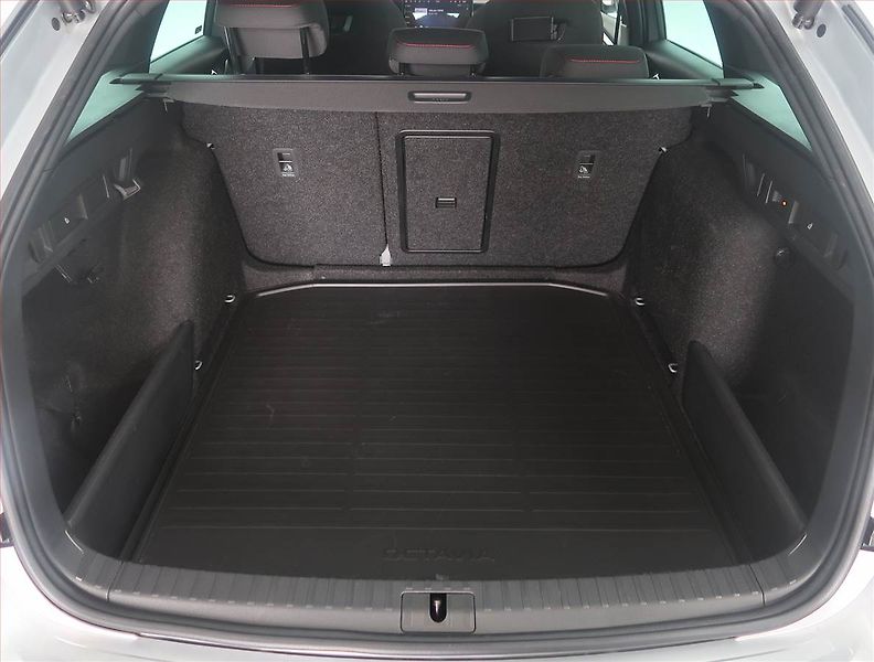 Škoda Octavia (2025) RS 2.0 TSI - fotka 14 z 16